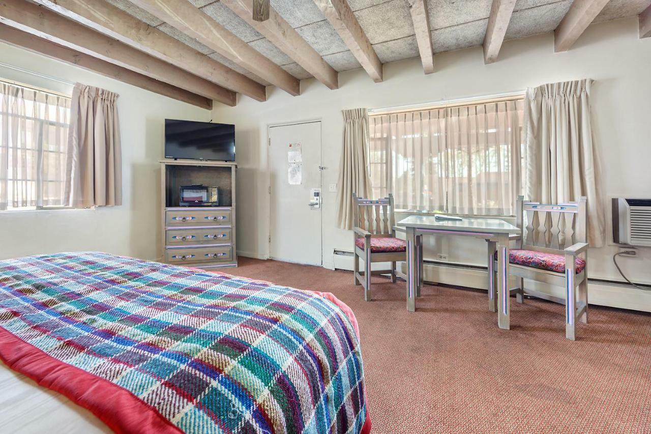 Kachina And Meeting Center Taos